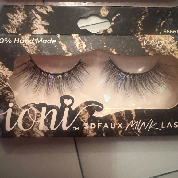 Ioni Lashes - Picture 9 of 10